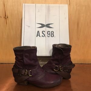 🌲EUC AS98 Purple Booties🌲